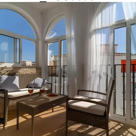 Lejlighed Con Terraza Soleada Y Piscina En Cerca De La Playa